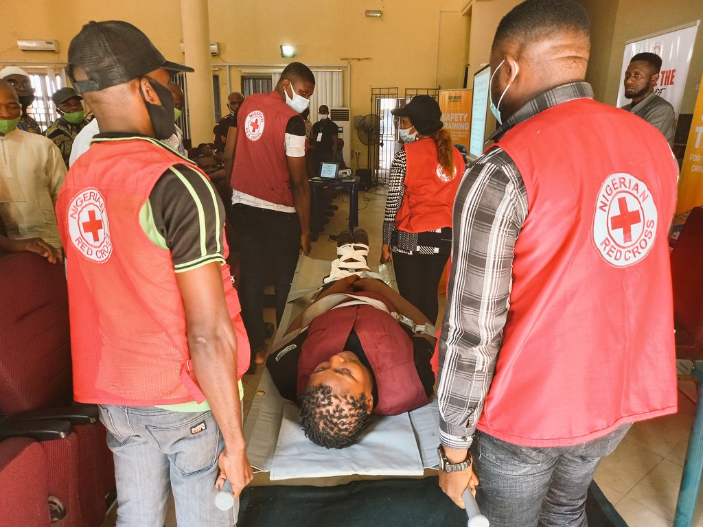 Prsentation and practical demonstration on casualty transportation and manual handling led by Inst Nnaji Nkachi, Anambra State Red Cross: Safety Training for Truck and Ambulance drivers in Anambra State. 

#COVIDResponse #SafetyTraining #Drive2Live #BuilBackBetter #RoadSafety