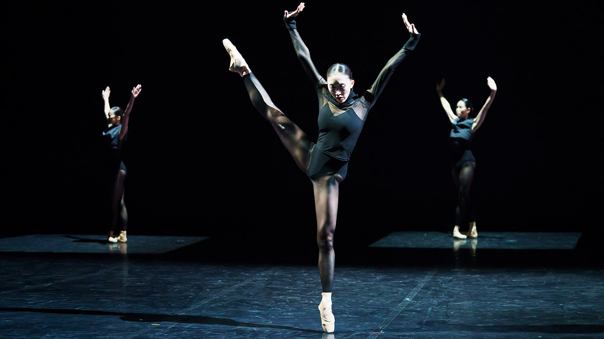 Sadler's Wells (@sadlers_wells) on Twitter photo Inspired by a collection of thoughts, feelings and news headlines from lockdown, <a href="/northernballet/">Northern Ballet</a> perform an excerpt of Kenneth Tindallās newest work, States of Mind.
*Programme 3* Inspired by a collection of thoughts, feelings and news headlines from lockdown, <a href="/northernballet/">Northern Ballet</a> perform an excerpt of Kenneth Tindallās newest work, States of Mind.
*Programme 3*