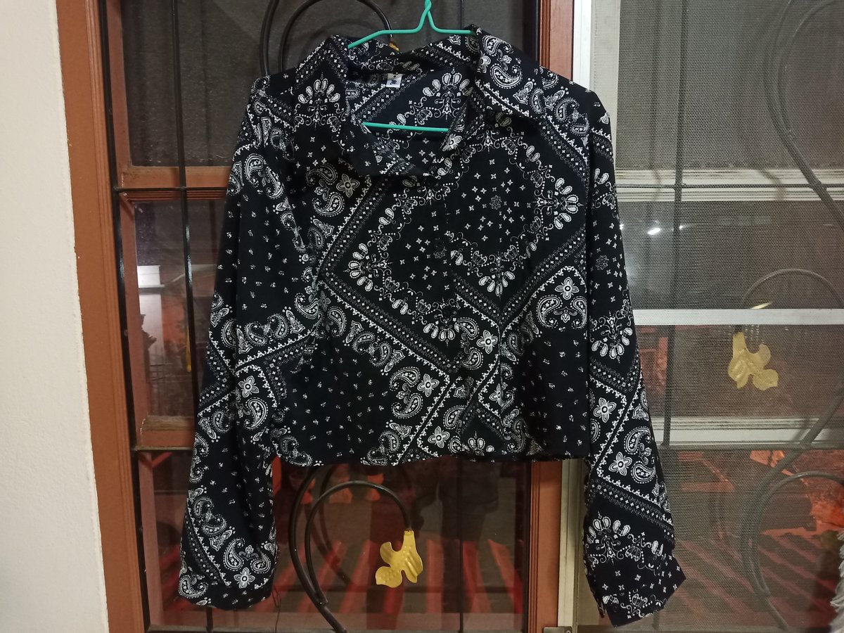 sg_adora's tweet photo. ครอปเชิ้ตลายกราฟฟิค 60 บาท ส่งฟรี #ส่งต่อ #ส่งต่อเสื้อผ้า #ส่งต่อเสื้อผ้ามือสอง #เสื้อผ้ามือสอง #เสื้อผ้ามือสองสภาพดี #ส่งต่อเสื้อผ้ามือ2 #ส่งต่อคสอ #โล๊ะตู้ #โล๊ะตู้เสื้อผ้ามือสอง #เสื้อผ้ามือสอง https://t.co/Xc67E3ujXH