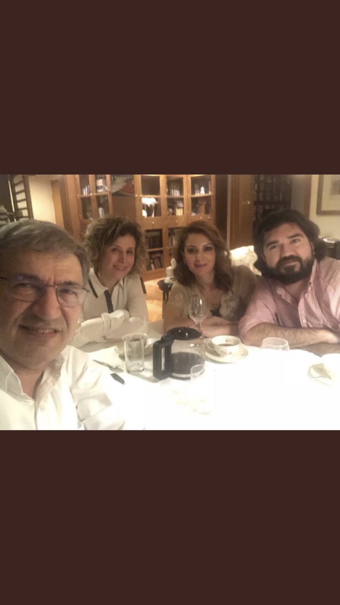 serapi_thunder's tweet image. Bu resme bakınca aklıma laf kalabalığı,  laf kabalığı, laf cambazlığı aklıma geliyor. 
#orhanpamuk aklıma gelmiyor.