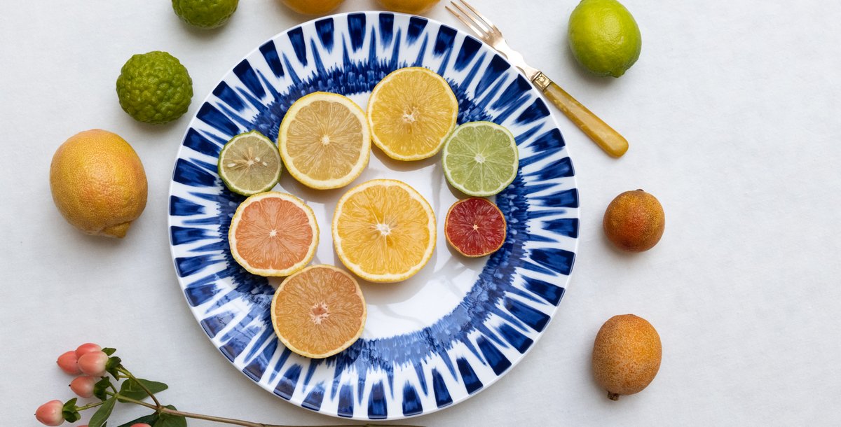 Pouvez-vous citer plus de cinq agrumes ?  Suivez-nous aujourd'hui dans un voyage coloré et souvent acidulé !luckymiam.com/agrumes/