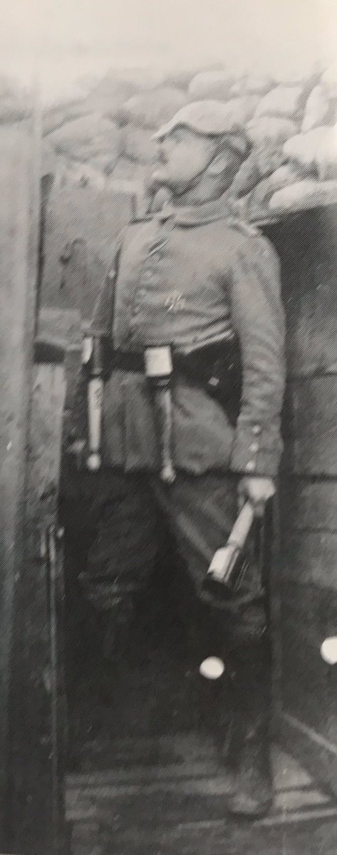 It weighed over 2kgs & as such, the nose piece was included to aid balance whilst wearing. Upon the introduction of the M16  #Stahlhelm they were largely melted down, hence are rare. The next thread will be on the Stahlhelm proper. 4)