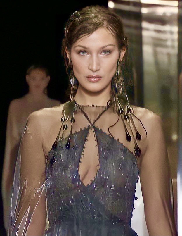 𝒍𝒐𝒐𝒌𝒊𝒏𝒈 𝒍𝒊𝒌𝒆 𝒂 𝒇𝒂𝒊𝒓𝒚