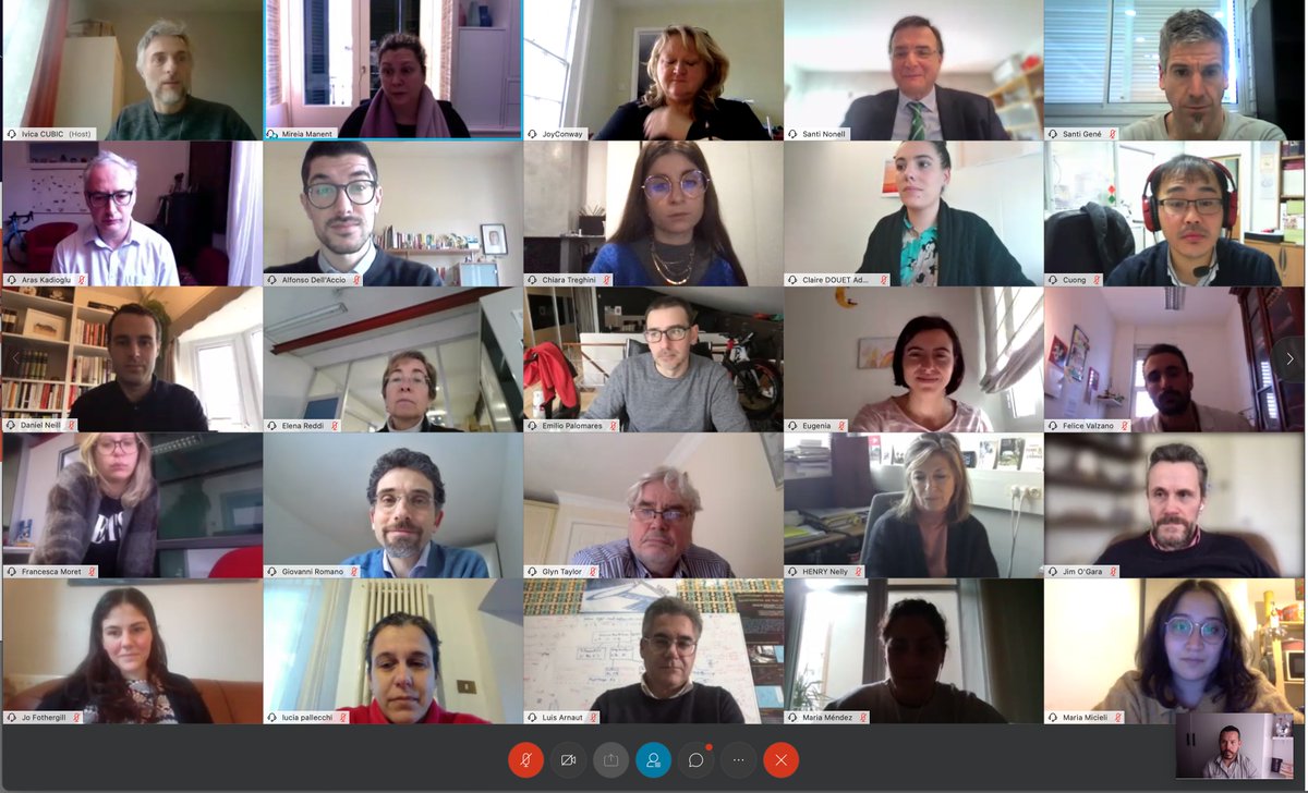 #Light4Lungs held its first review meeting where the project team presented all the developments in the research work
#FET #AMR 

more info:
light4lungs.eu