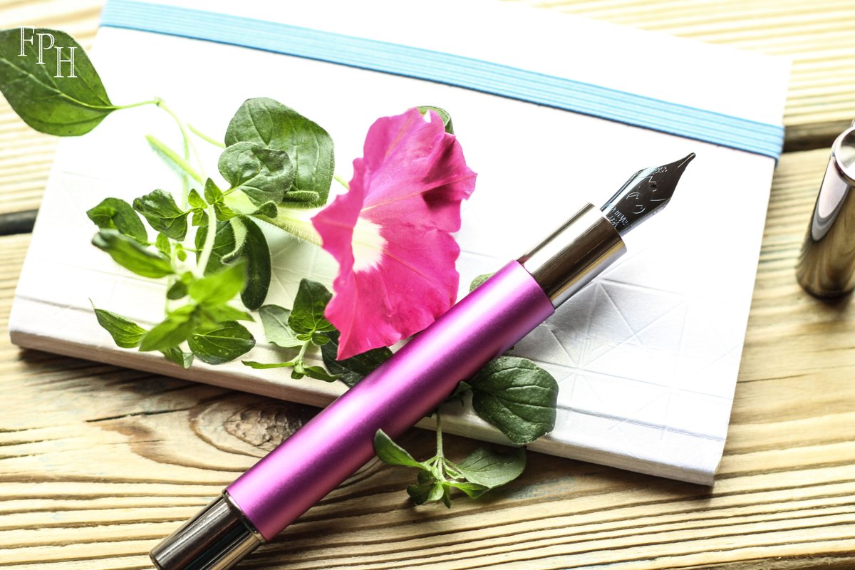 FtnPenHospital's tweet photo. "Spice" up your life and desk with the Monteverde Ritma.
https://t.co/HDRDu1ijZ6
**********
#ritma #monteverderitma #monteverde #stationary #stubnib #oregano #floral #fountainpen #pen #fountainpenink #fph #fpgeeks #fountainpenaddicts https://t.co/aqX6g47Hjq