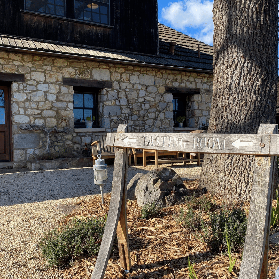 Our Tasting Room is now open! Book your appointment today. ow.ly/ZWRR50Di1IH #seaveyvineyard #napavalley #winelovers