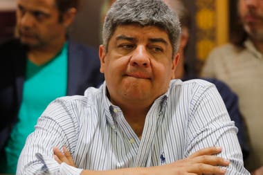 eldestape1070 (@eldestape_radio) on Twitter photo 🎙️<a href="/pablomoyano_ok/">Pablo Moyano</a> en #Navarro2023:
"Se firman acuerdos de precios y salarios con los empresarios y los grandes no lo cumplen"
📲1125809360
📻FM107.3 AM1050
eldestapeweb.com/eldestaperadio 🎙️<a href="/pablomoyano_ok/">Pablo Moyano</a> en #Navarro2023:
"Se firman acuerdos de precios y salarios con los empresarios y los grandes no lo cumplen"
📲1125809360
📻FM107.3 AM1050
eldestapeweb.com/eldestaperadio