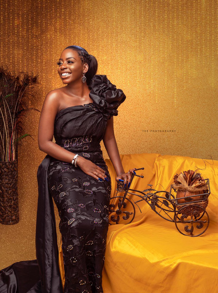 ebelee_'s tweet photo. Wahala for who no do birthday shoot ooooo 😻

Happy Birthday to my bestest friend everrrr 🎊 . You’re my ride or die, my sister, my backbone 😂, my therapist, my clown, my everything. I love you so much baby @ademidde ❤️ https://t.co/vKJdktHvtG