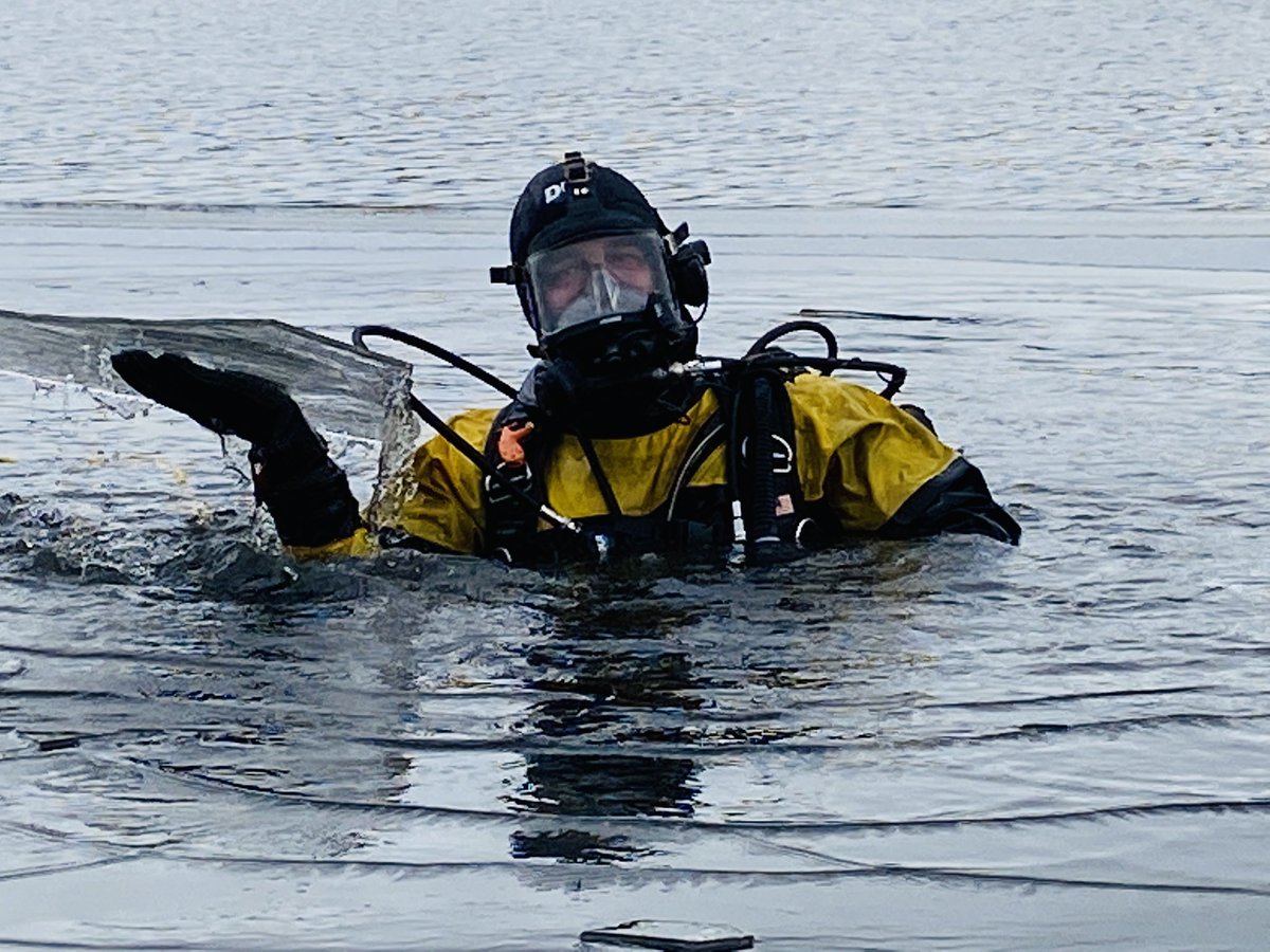 OHFCSO's tweet image. It’s 25 degrees outside, but conditions are excellent for the FCSO Dive and Rescue Team to take the plunge for cold water rescue training.  The dry suits protect the divers from the frigid water and the training prepares them to hit the ground (water) running when seconds count.