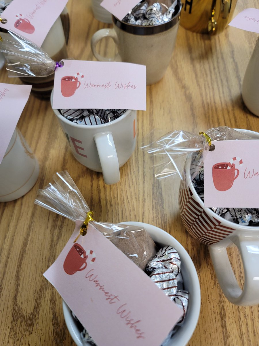 TY <a href="/gfcnow/">Grace Fellowship Church</a> for the warm wishes 🥰  We are thankful for everything you all do for our <a href="/MountainViewJCS/">Mountain View Elem</a> staff, Ss, and families🖤💛
<a href="/jcityTNschools/">JohnsonCitySchools</a>