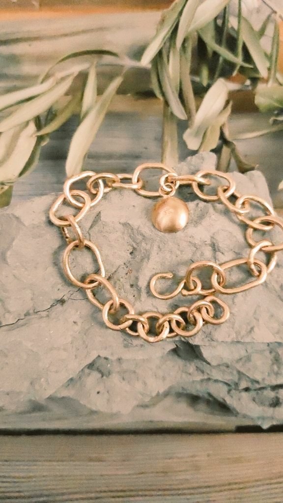 AlexiaGk's tweet photo. Good evening #womaninbizhour 💛, hope you are all well ladies! Only three days left for free shipping, until January 31, worldwide and tracked,for unique hand crafted jewellery ✨ #valentinesdaygift #MHHSBD #ICTweetWinners #loveit #greekdesigner https://t.co/UHN9cbCnWy