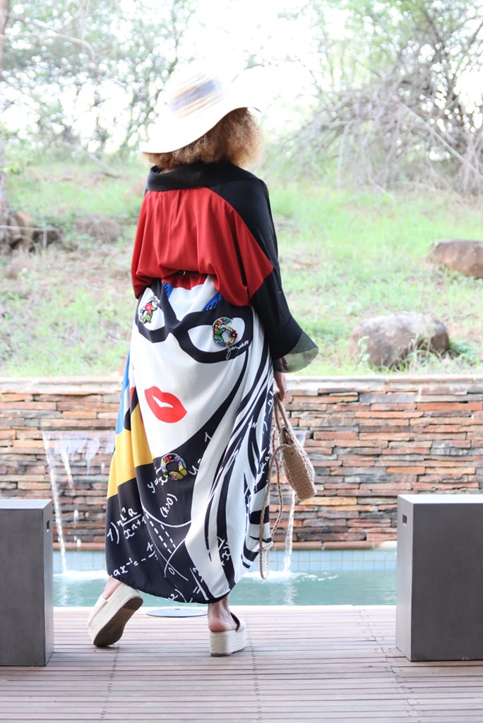 ArtOfSuperwoman's tweet photo. How stunning is this Kimono? Shop this and more on the #AoSShop. https://t.co/hlXsrWEIzz https://t.co/s5IJh1fgqb