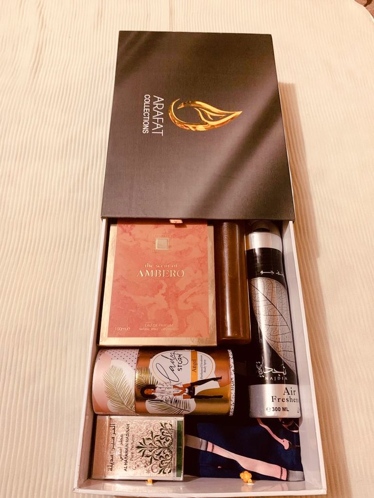ArfatCollection's tweet image. Enjoy our VALENTINE'S DAY SPECIAL PACKAGES for as low as 5K with quality gift items suitable for you, friends or your partner 🥰🥰

Let us help you love your partner in their love language 🤗🤗🤗

Click on the link in our bio to send a DM and place an order.

#ArafatCollections
