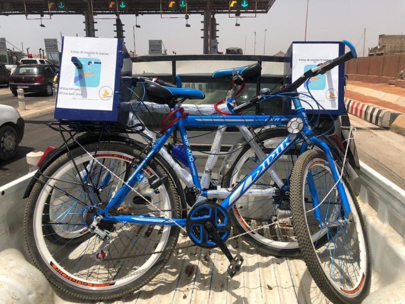 com_tele_net's tweet photo. #Mobigel, un vélo amélioré, doté à l'arrière d'un haut-parleur diffusant un message de prévention à l'attention des "populations qui ont du mal à se confiner chez elles" et d'un distributeur de gel hydroalcoolique.
https://t.co/Jvhx2EaMu5

https://t.co/BHff5XVcoV https://t.co/ra4fsIW7kw