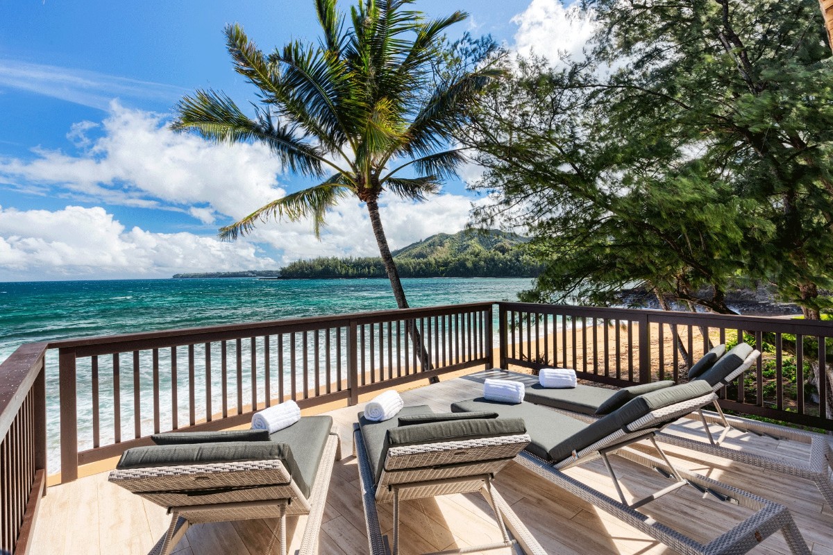 audleytravel's tweet photo. Introducing: our hand-picked selection of the best private stays from around the world, ready and waiting to be reserved for your exclusive use. First up: Haena Beach House, Hawaii.📍 Find out why you should unpack here: https://t.co/TsYIWB2K0t #Hawaii #secludedescapes #travel https://t.co/8vfunjoC4E
