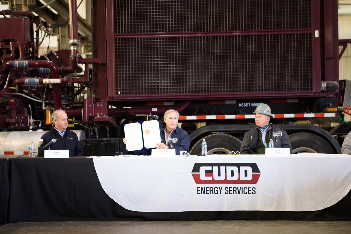 Issuing an Executive Order to help ensure that the federal government cannot take away the livelihoods of Texans who work hard to provide our state &amp; our nation with the energy we need.

bit.ly/2MvJN7Q