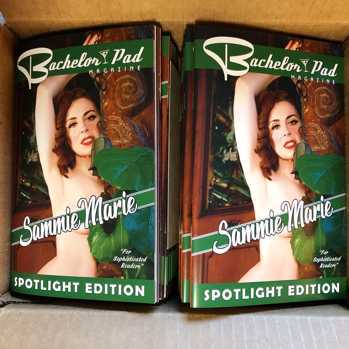 BachelorPad's tweet image. It’s here! Our latest Spotlight Edition just got dropped off from the printers. Time for the licking and stuffing. We’re going to get these in the mail ASAP. If you still want a copy, head over to BachelorPadMagazine.com

#bachelorpadmagazine #spotlightedition #retromagazine