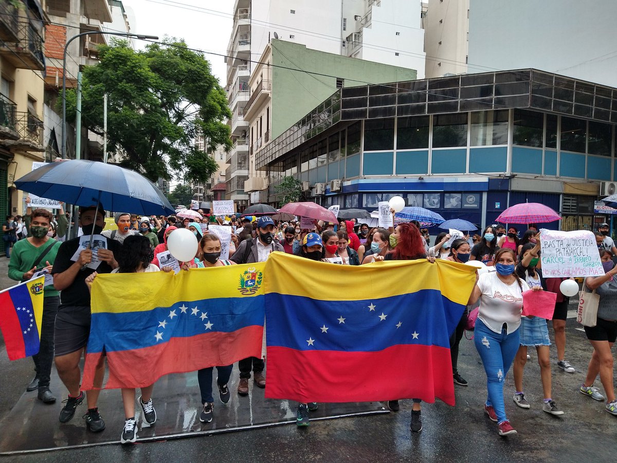 Gbastidas's tweet photo. Venezolanos en Argentina exigen justicia. #GarzonViolador https://t.co/nOiUiwtxl9