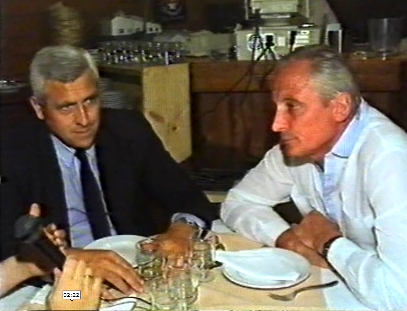 Unos años atras un joven Juan Carlos Meschini entrevistaba en su programa de Basquet a las dos mayores glorias que tuvo nuestra ciudad. Alberto Pedro "beto" Cabrera y Atilio Jose "lito" Fruet. 
youtube.com/watch?v=bq0WH6…