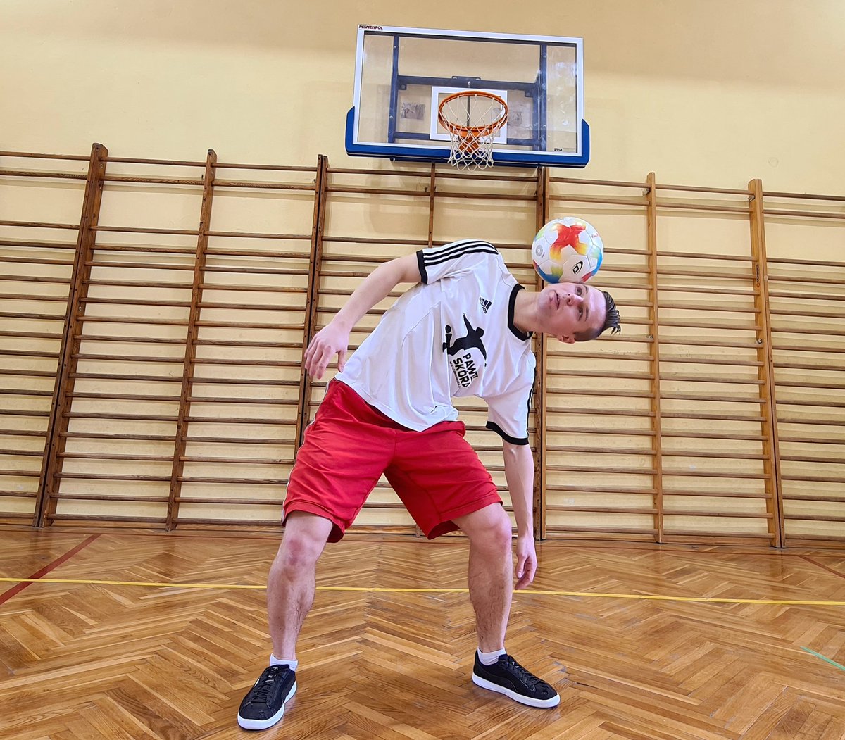 ⚽️😊⚽️😊⚽️😊 #pawelskora #freestylefootball #freestyle #football #trikipilkarskie #zonglerka #trening #training #pasja #passion #treningczynimistrza #practisetime #workhard #trainhardorgohome #wroclove #wroclaw #polishboy #polskichlopak #dreamer #followyourdreams #liveyourlife
