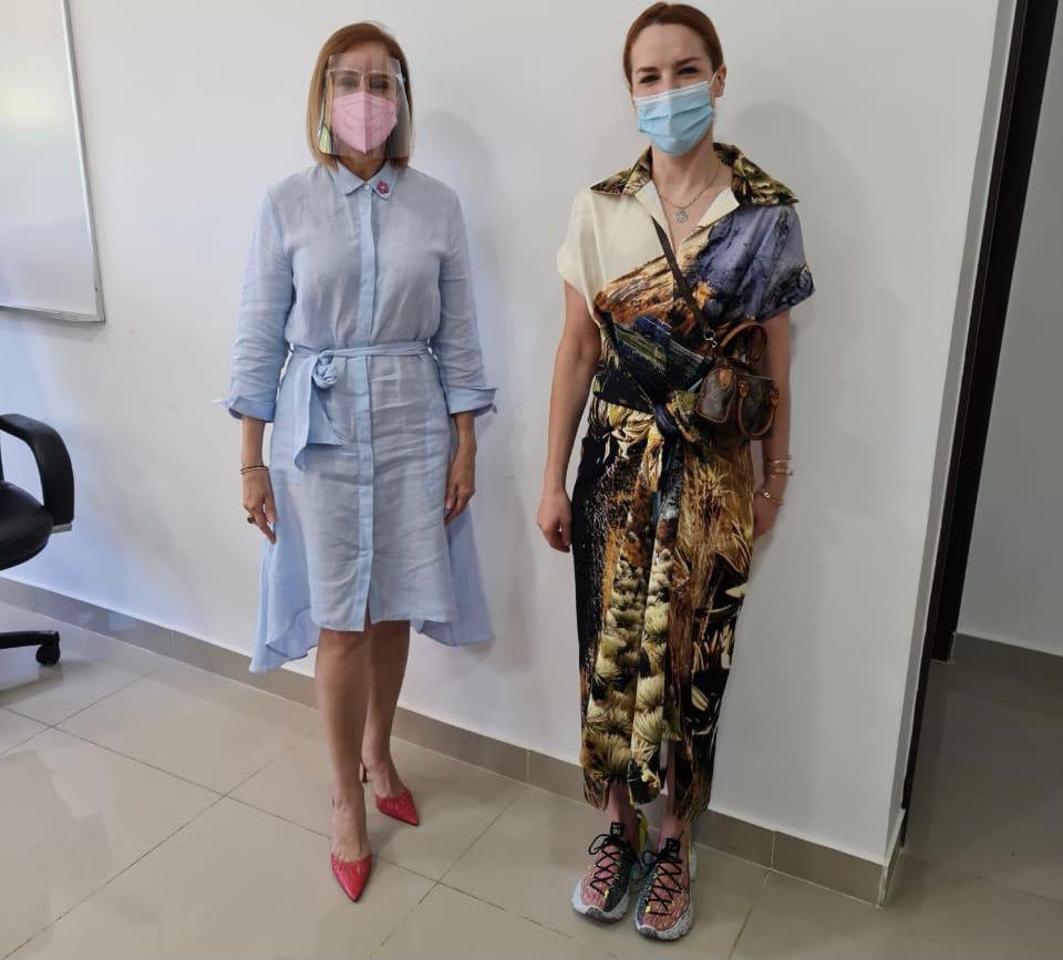 EglantinaZingg's tweet photo. El trabajo que hacen las mujeres para apoyarse entre sí nunca termina, y es muchísimo lo que podemos hacer juntas. Agradecida con @PrimeraDamaPma @yazcortizo por su valiosísimo tiempo. Otro logro importante para @GoleadorasMX ❤️ https://t.co/UVKwhvMedG