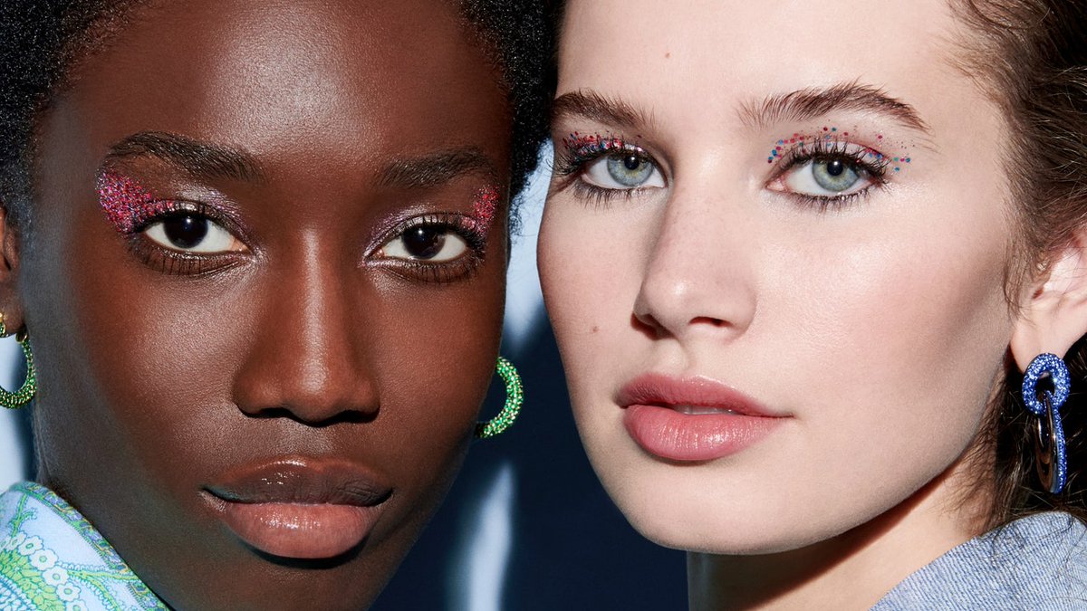 glamourmag's tweet photo. The @glamourmag Beauty Awards polls are OPEN! Seriously, what are you waiting for? Vote for your Reader's Choice picks and let us know what's worth adding to cart.➡️https://t.co/Ac5jK16n56  ✨ https://t.co/qMO5q1YO9N