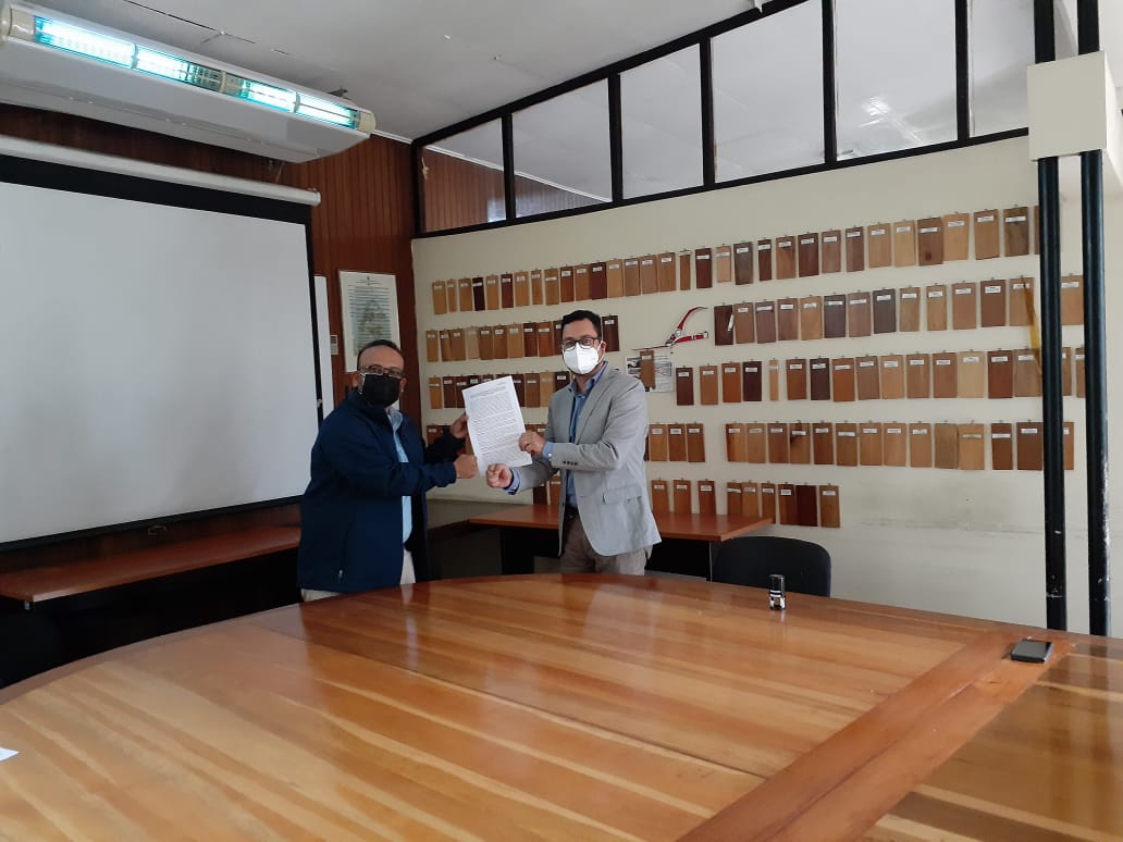 OpevH's tweet photo. Realizamos firma de Convenio interinstitucional OPEV - #FIPADEH 

#FIPADEH Nace como una iniciativa de fortalecer el desarrollo de acciones integrales que ayuden a mejorar la calidad de vida de los hondureños y hondureñas, por medio de la implementación de diferentes proyectos. https://t.co/zid3bJTW9U