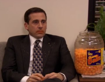 Da_MichaelScott's tweet photo. when you buy GameStop stock 5 minutes before Robinhood shuts down trading https://t.co/XaVqWFkLl9