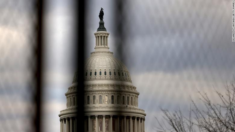 A West Virginia was arrested with a gun and 20 rounds of ammunition near the US Capitol cnn.it/3arm0OL