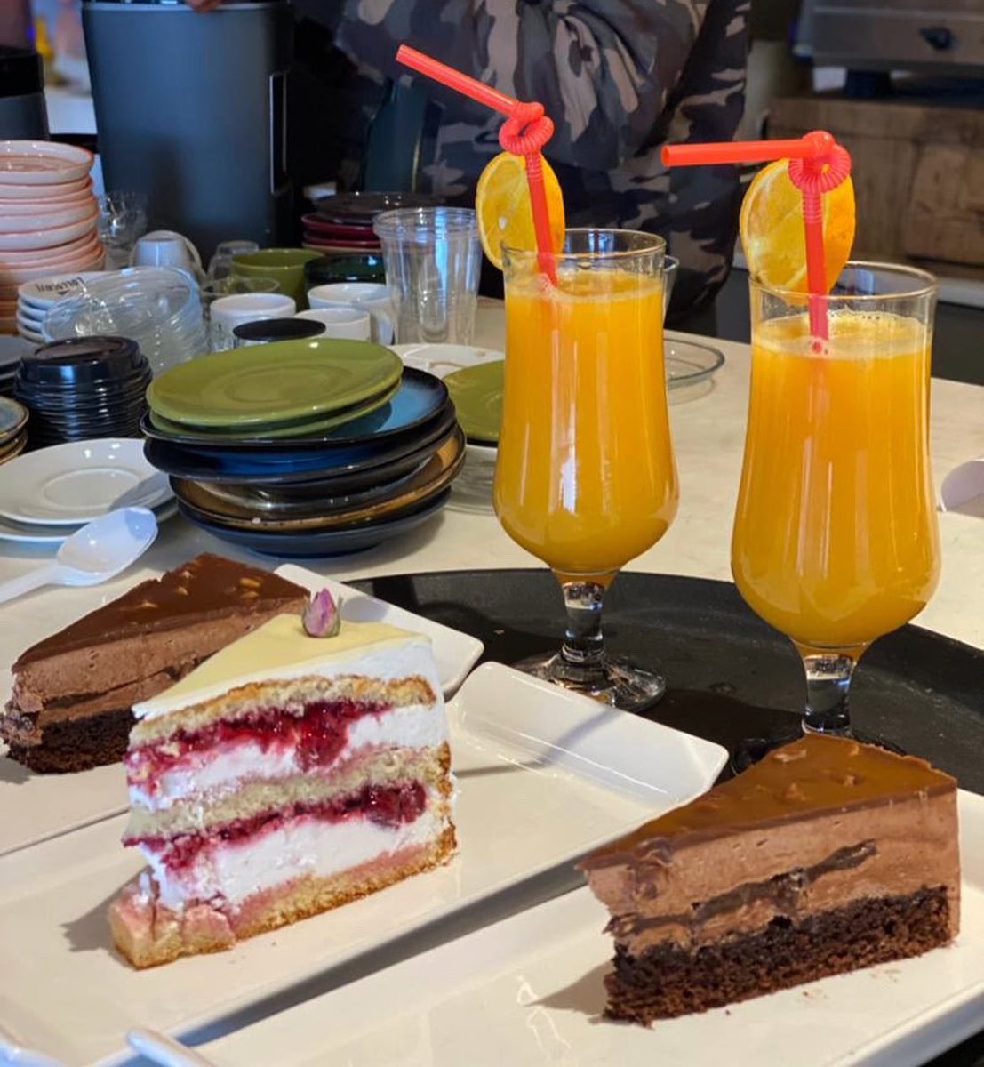 breakcafely's tweet photo. خميسكم سعيد في Break🌹 https://t.co/7TjQfbnm2b