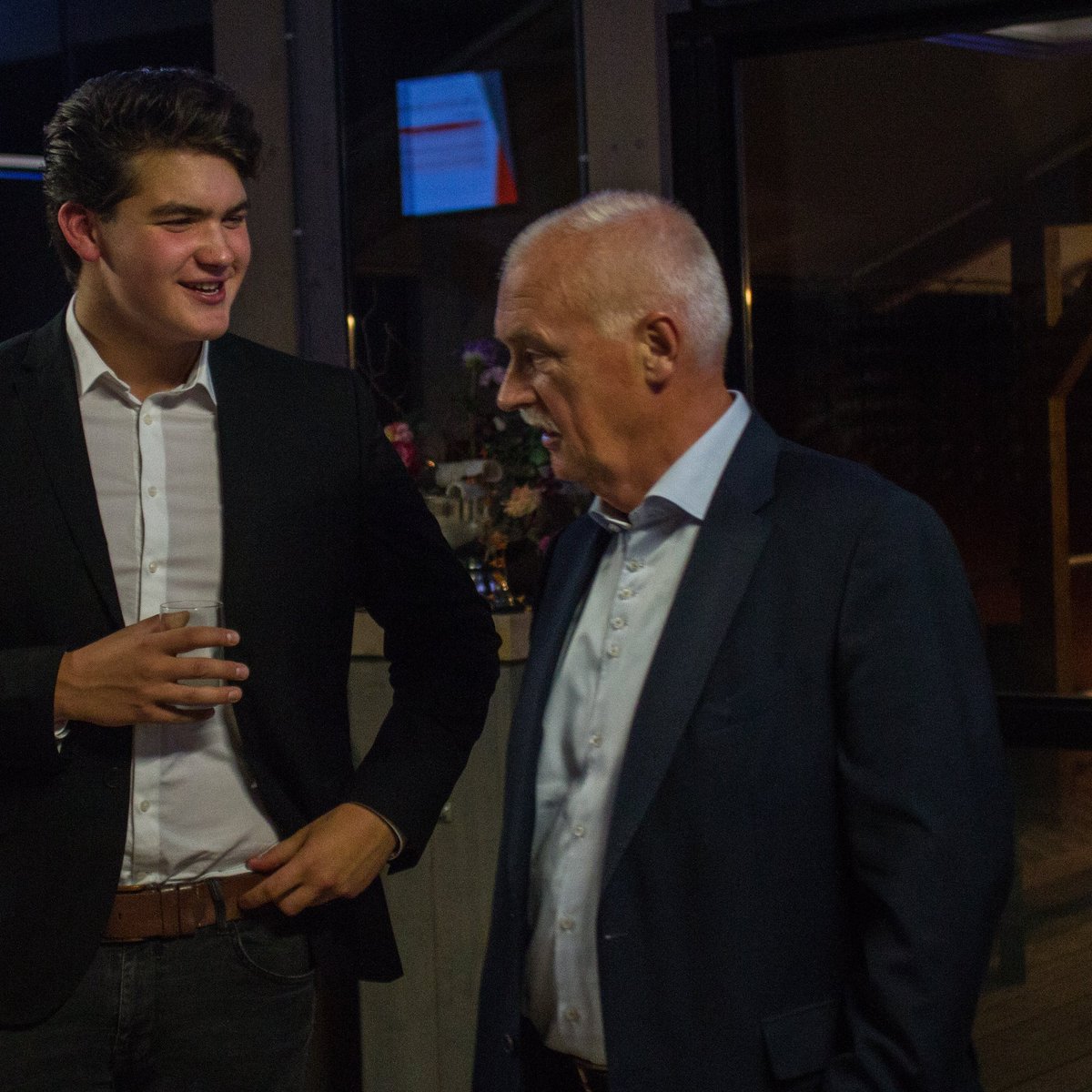 Vandaag neemt onze burgervader afscheid. Dank u wel voor uw inzet de afgelopen jaren!😊 <a href="/AsjeDijk/">asje van dijk</a>