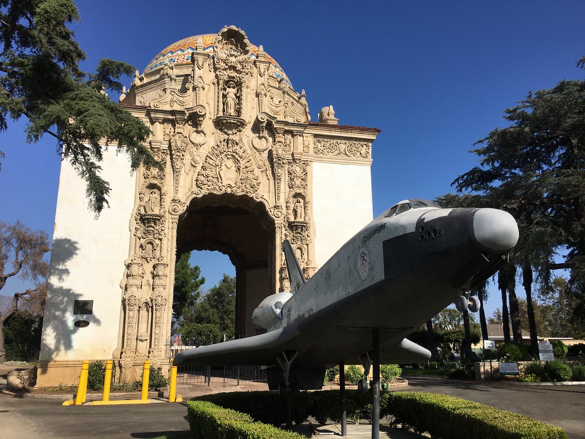 LAhistory's tweet image. Today is the 35th anniversary of the #SpaceShuttleChallenger disaster. Remembering the Challenger crew this morning with the memorial at North Hollywood's Valhalla Memorial Park: