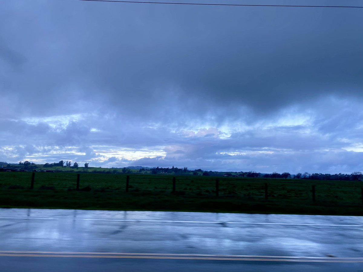 2movingstorage's tweet photo. Rain or shine, we can accommodate any storm 💪 https://t.co/0To0OvAEMF