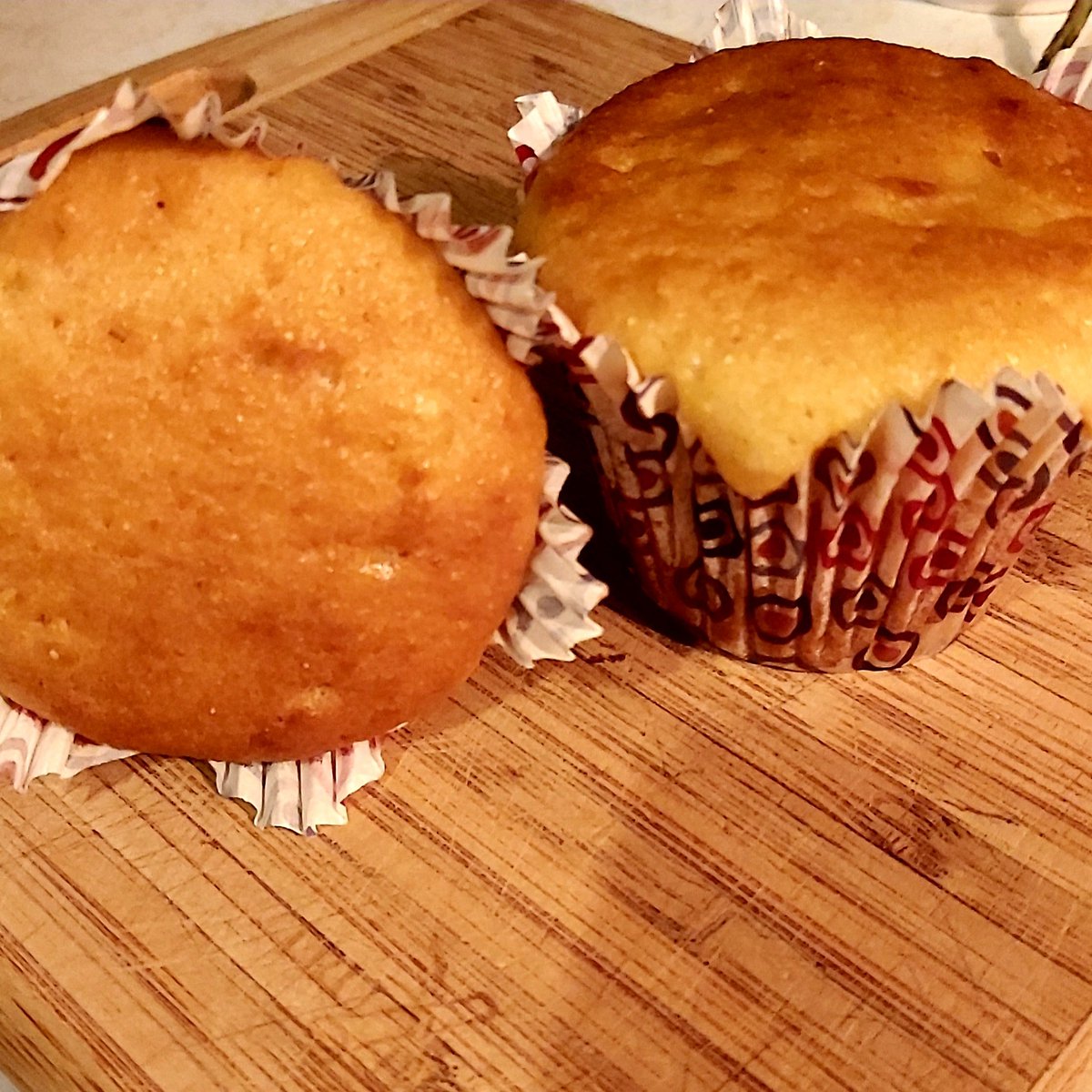I WISH COULD SCREAM OUT LOUND! I WANT CORN BREAD! nice &amp; warm very soft. When u pull it at apart u can see the steam. With  a fresh cup of coffee better yet with a cafe con leche. A delicious corn bread that melts in your mouth😩 Available on doordash &amp; Gibraltar weekend market.