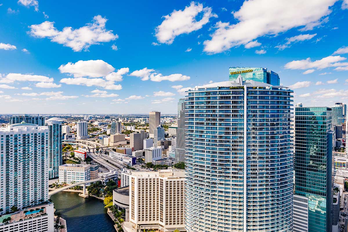 RaquelColp's tweet image. FOR SALE: 1 Bedroom condo residence at Icon Brickell. High floor with unobstructed views - mailchi.mp/axispremierere…