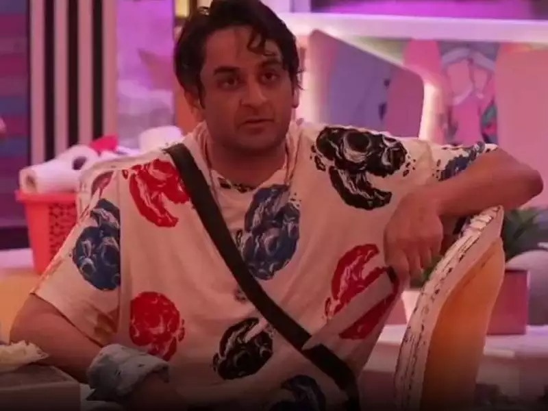 bollywood_life's tweet photo. #BB14WithBl: Is #VikasGupta being bullied by the #BB14 contestants? Tell us in the comments below. 
#BiggBoss14 https://t.co/r4b5pocTBr