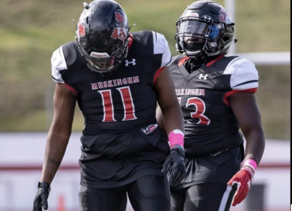 Blessed to receive an offer from <a href="/MuskingumUniv/">Muskingum University</a> thank you to coach @M_Donnelly21 for the opportunity!!