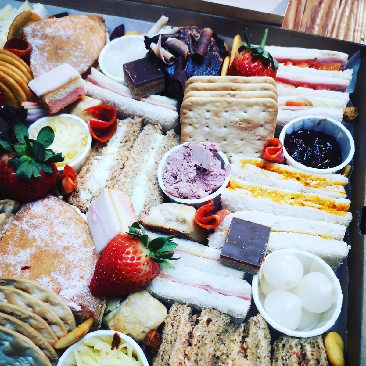 Afternoon tea and grazing boxes available weekdays and weekends ❤️ pre booking is a must x please go Check our insta @platters2020 😍 👌 💕