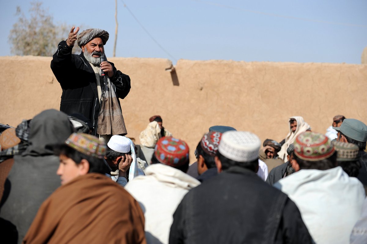 Men from villages in the area came to talk about the security forces in the area, winning the village elders trust was always key gaining the support from the local community.  #tenyearson  #Herrick13