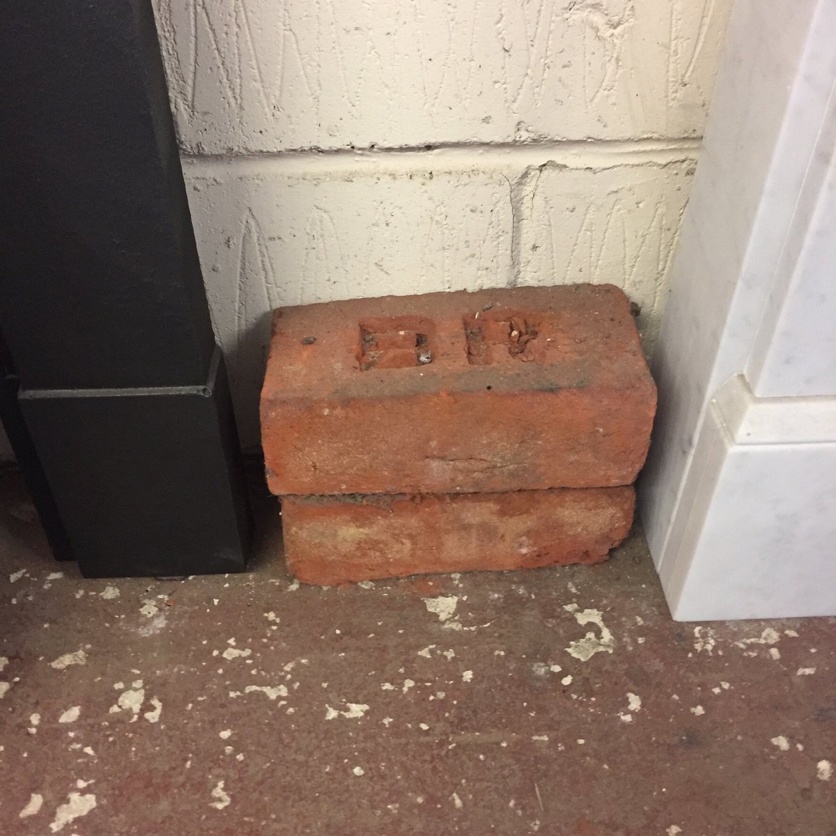 SalvageUK's tweet photo. Salvo saving the planet one brick at a time https://t.co/xPaT7vNno7 #reclaimedbricks The environmental benefit of reusing bricks: the manufacture of 10 new bricks compare to the energy equivalent of a gallon of petrol. Yet millions of old bricks are crushed rather than reused ... https://t.co/4vOmNSdoFA
