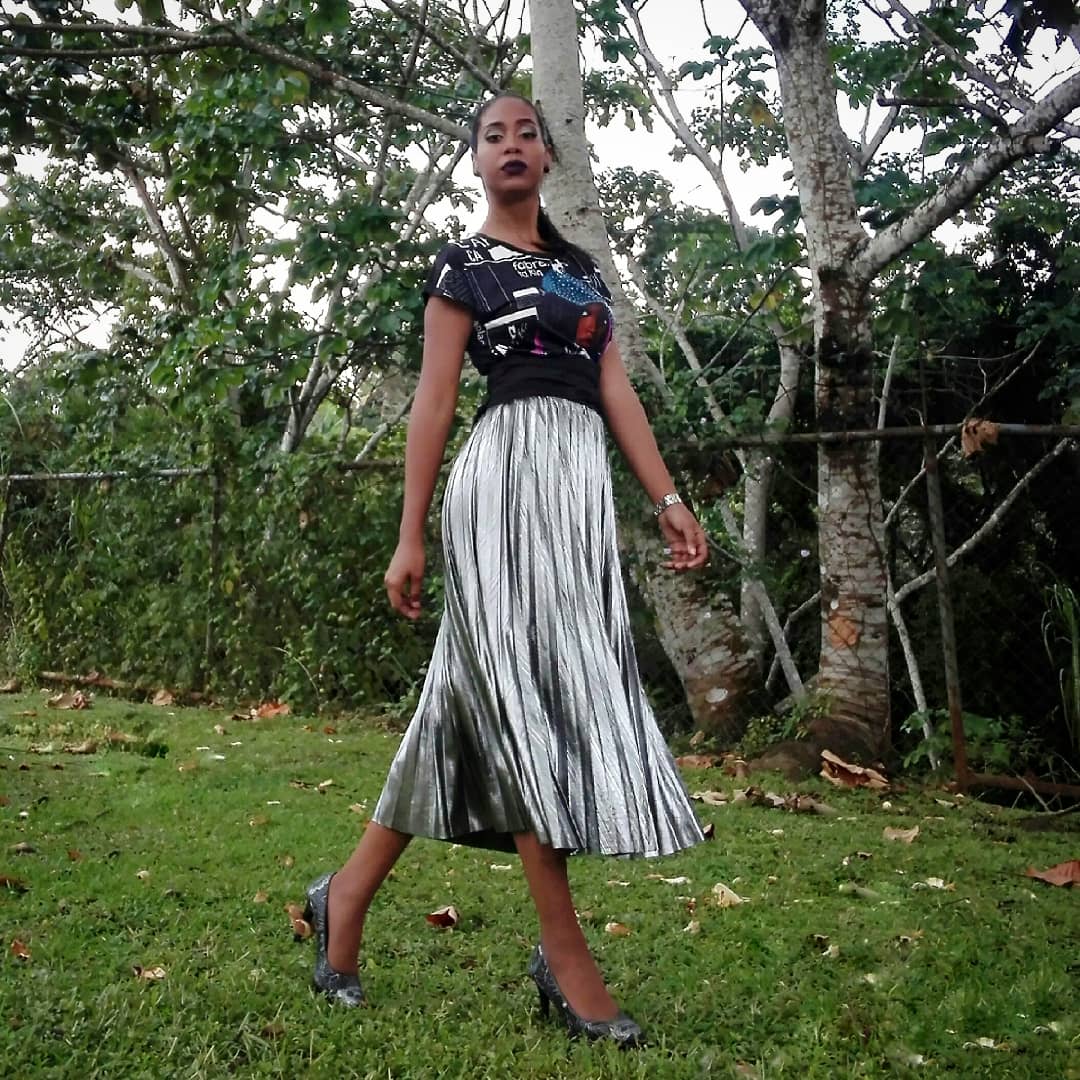 Shaury_Pevensie's tweet photo. New post in the #blog how to wear a metalic midi skirt https://t.co/3iTWph1oCr🌼👏 check it out!!! 🌺 #fashion #modamodesta #fashionblogger #style #streetstyle #modest #modestly #modestblogger #modestfashion #fashionista RT @BloggersHut https://t.co/7dlHjhIyM9