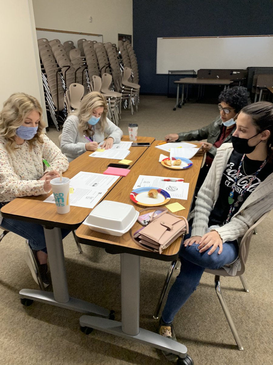 ashwilliams314's tweet photo. Meaningful conversations across contents this morning @clewis_KISD @TaysJrHigh #learningtargets https://t.co/MUpguQWYyw