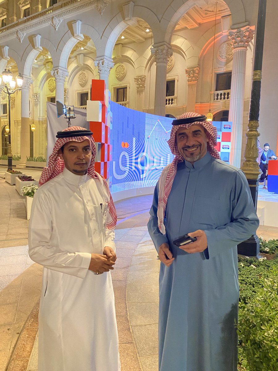 turkidus's tweet photo. ما لا يعرفه إلا القليل هذا الاستوديو تم تصميمه وتصنيعه وبناءه خلال ٢٤ ساعة فقط.. 
هنا أقف مع رجل هذه المهمة الصعبة 

الأخ والزميل مالك عبيد ⁦@MalekObied⁩ https://t.co/XAs86r7qoo