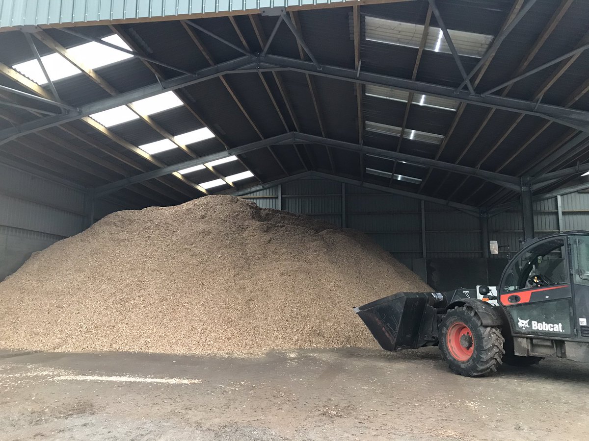 Scott_Service3's tweet photo. Chipper in filling up the store today 🌲 🔥 #biomass https://t.co/eqCKPzNGqR
