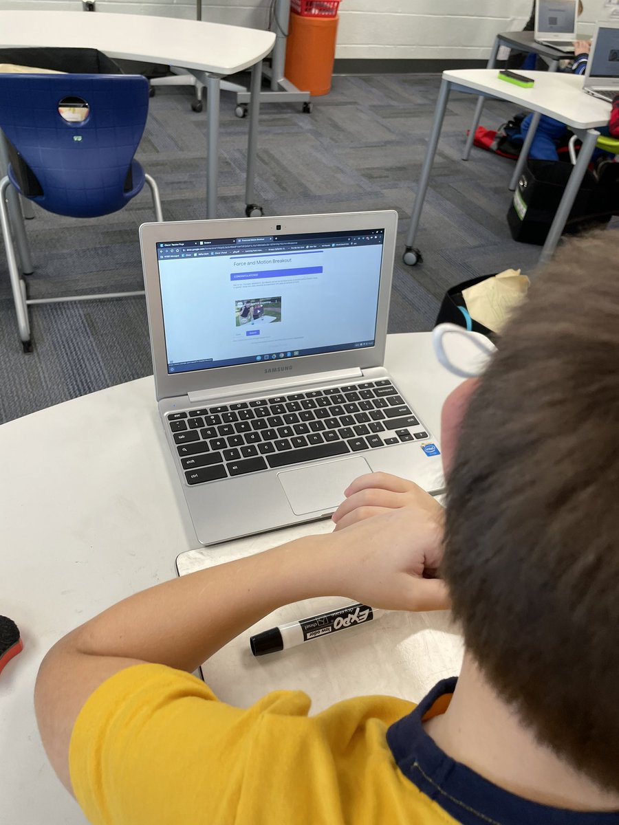 RMDolphins's tweet photo. Today in Mrs. Sandersonโs 4th grade class, students took part in a virtual breakout box activity! Creative solutions during very difficult times... #WestShoreProud #RedMillReady https://t.co/GmUJMpzkYX