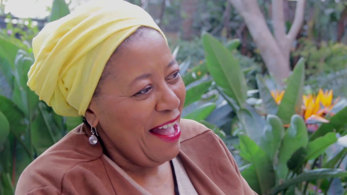 BagakaRadio's tweet photo. Bagaka Radio would like to send condolences to the family of musicians Mme #SibongileKhumalo. May her soul rest in peace. The Jazz and Opera Icon passed on at the age of 63 years. A cultural activist, vocalist and composer. Sithi lala ngoxolo https://t.co/DgA1ioaUth
