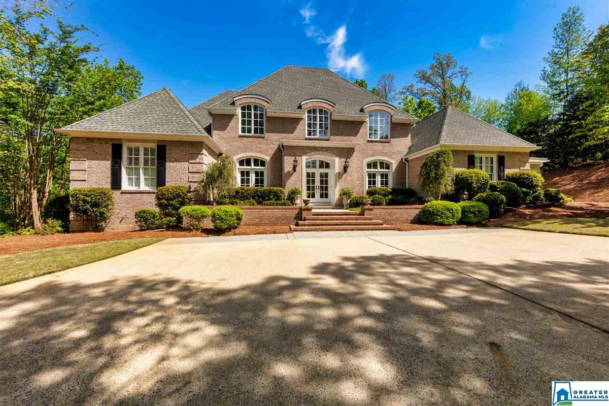 I would love to show you my #listing at 7113 Founders Pl #VestaviaHills #AL  #realestate tour.realtysouth.com/home/VGL8GZ