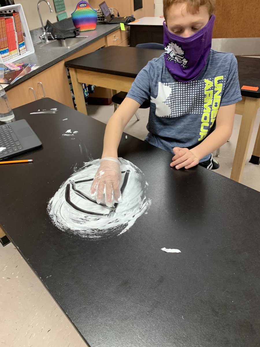 SciwithPie's tweet image. Creating earth layer diagrams with shaving cream is wwwaaaaayyyy better than a review game! #earthlayers #shavingcreamscience ⁦@Lockhart_JH⁩
