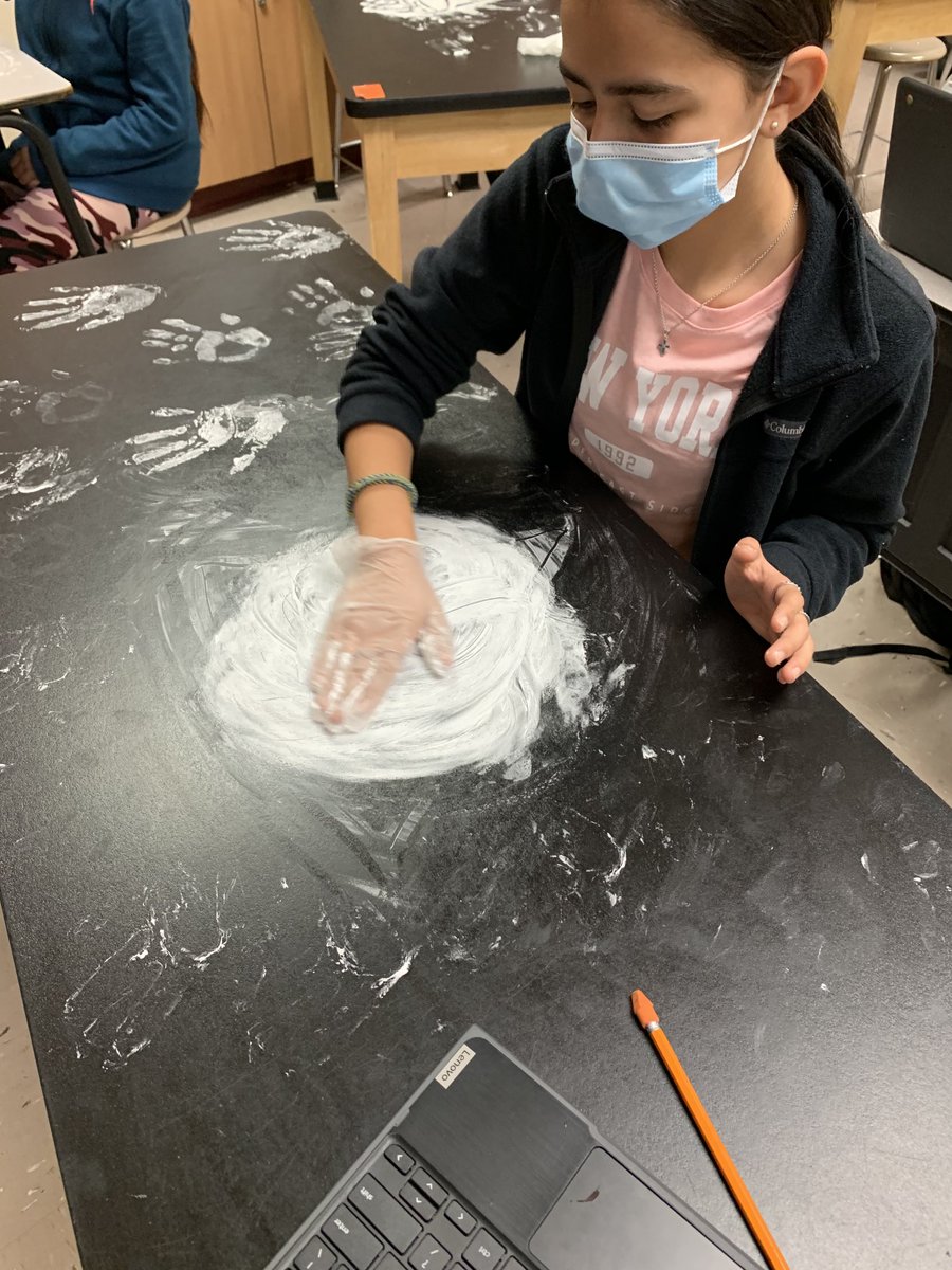 SciwithPie's tweet image. Creating earth layer diagrams with shaving cream is wwwaaaaayyyy better than a review game! #earthlayers #shavingcreamscience ⁦@Lockhart_JH⁩