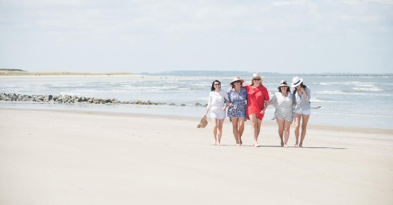 Grab your girls and head to Tybee for an incredible #Galentine'sDay getaway! https://t.co/6nALBG0zy4 https://t.co/H7SBGkH0CW